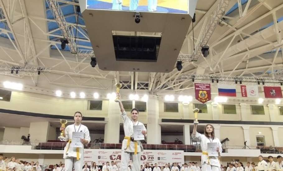 Всероссийские соревнования по киокусинкай "МОСКОВСКИЙ КАЙМАН" состоялись в Москве. Ельчанка завоевала первое место среди девушкек 14-15 лет