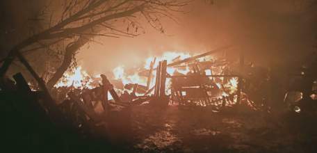 В Елецком районе пожарные потушили надворную постройку