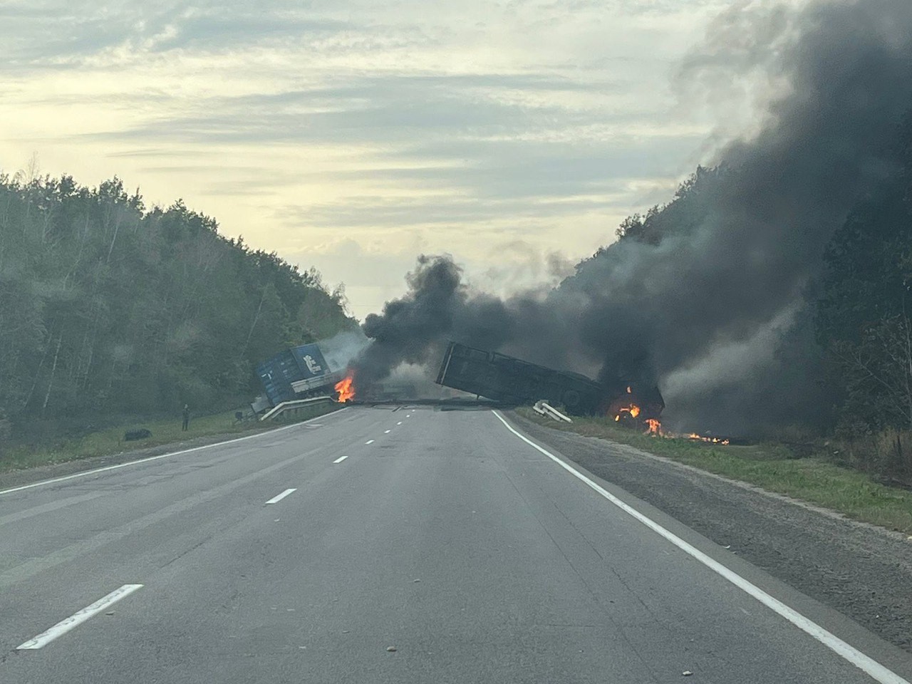 Из-за ДТП с двумя фурами и Газелью под Липецком полностью перекрыта трасса  до Ельца / Новости