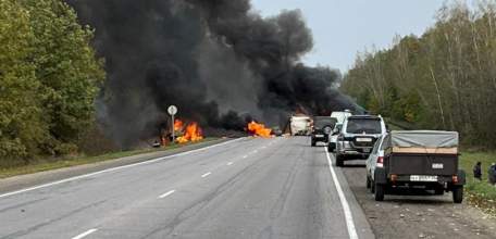 Из-за ДТП с двумя фурами и Газелью под Липецком полностью перекрыта трасса до Ельца