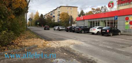 Внимание! По улице Спутников опасная ситуация