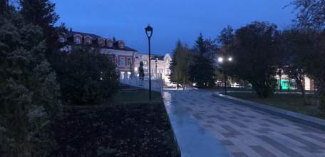 В Ельце в скверах отсутствует уличное освещение в тёмное время суток