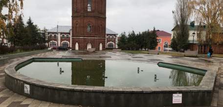 При таком отношении к объектам благоустройства в Ельце, фонтан придёт в негодность очень быстро!