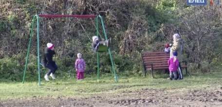 В Лавах по инициативе местных жителей возводят многофункциональную площадку