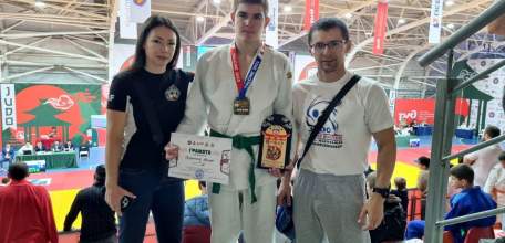 Дзюдоисты из Ельца выиграли два золота и две бронзы на турнире в Нальчике