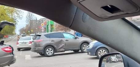 Кто и за что проклял древний Елец? Очередная серьёзная авария, причём с участием трёх автомобилей на проспекте имени "Липецких вахтовиков"!