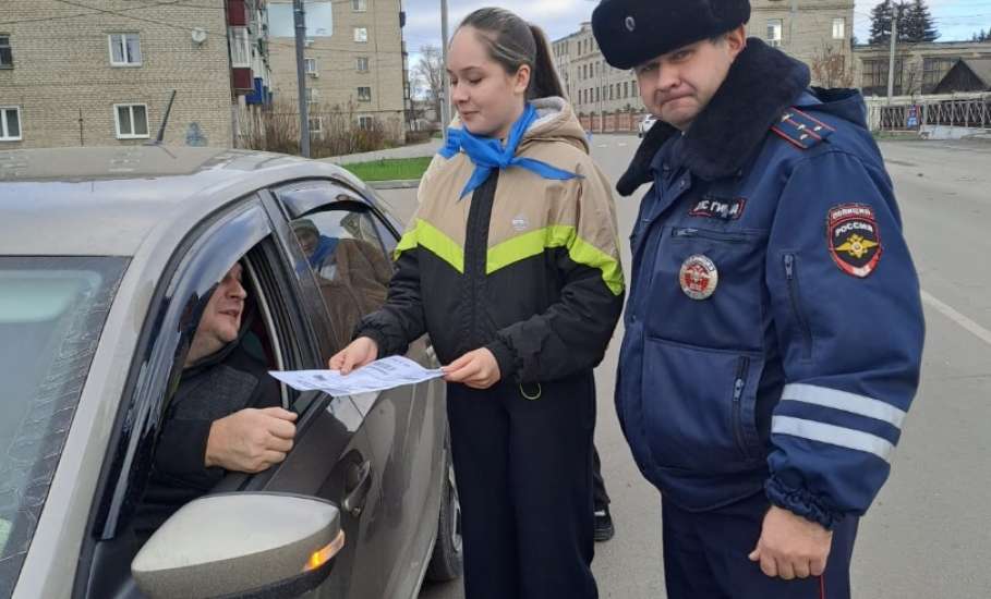 ГИБДД Ельца провела акцию с детьми по предотвращению ДТП