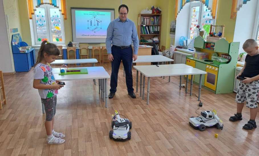 Елецкие дошкольники познакомились с основами робототехники