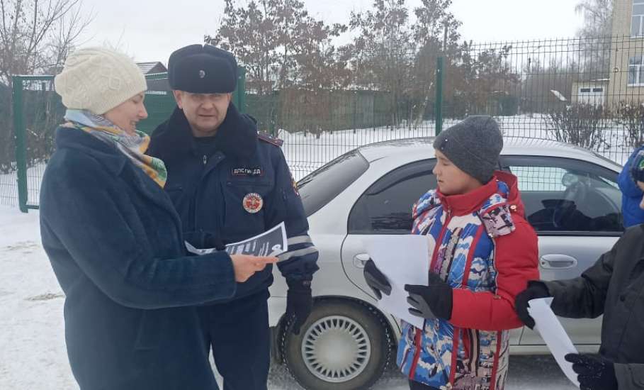 Перед предстоящим Днём матери ГИБДД Ельца провела открытый урок