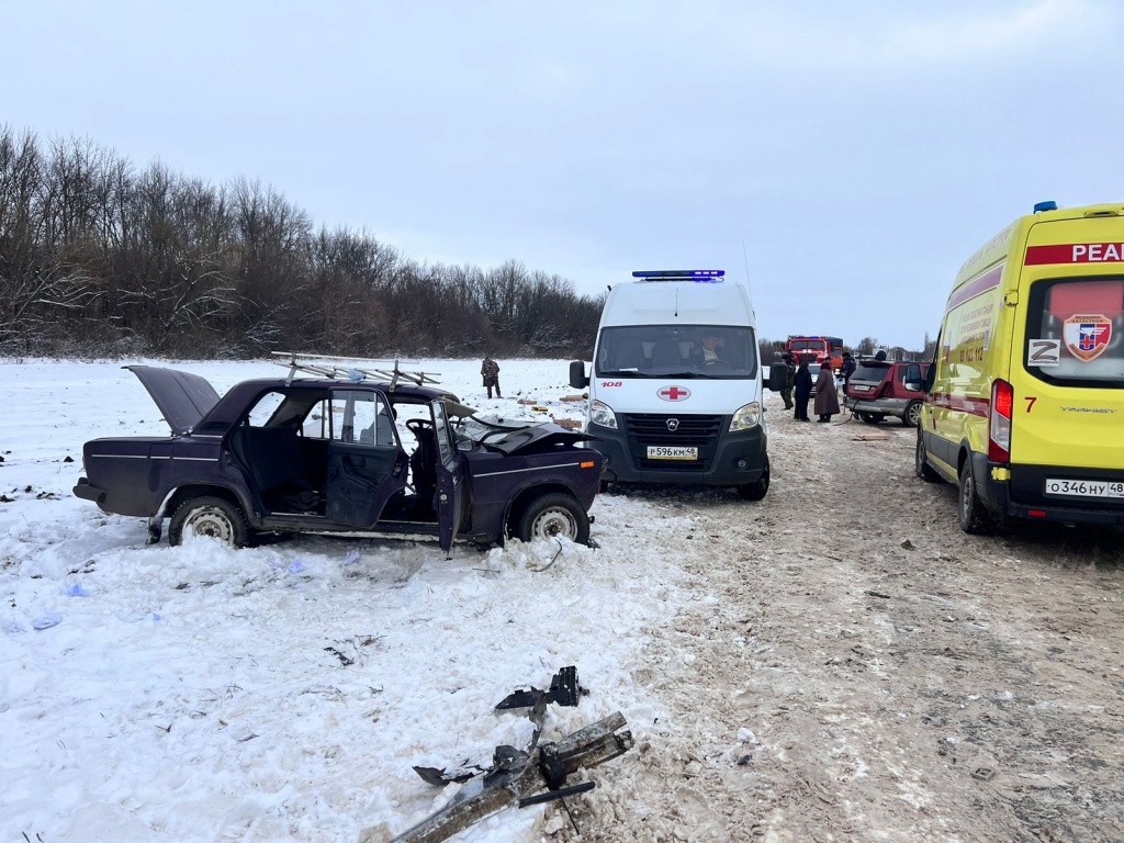 Два человека пострадали в столкновении «Субару» и «ВАЗ-2106» в Елецком  районе / Новости