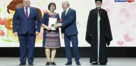 Преддверии Дня матери ельчанкам вручили благодарственные письма