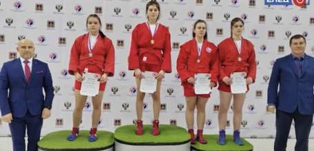 Ельчанки стали призёрами первенства и чемпионата ЦФО по самбо