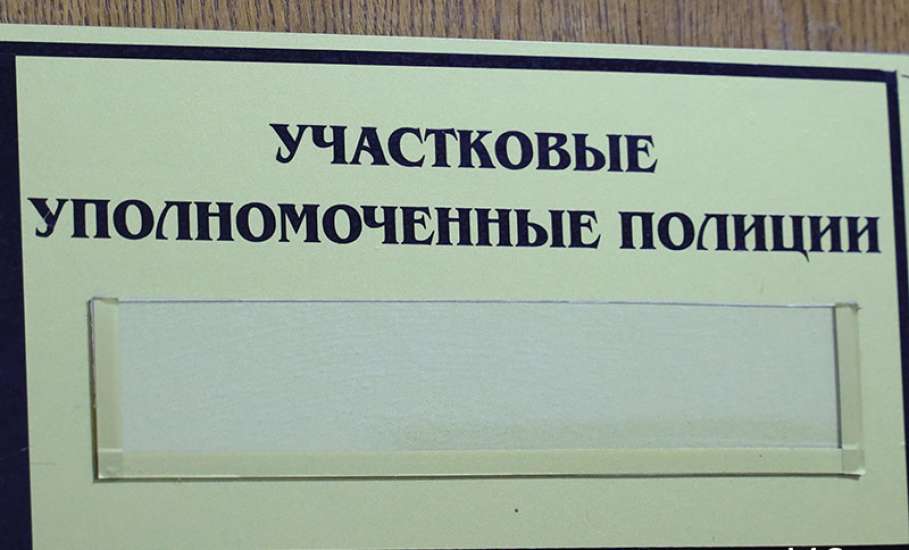 Пойманная на незаконной продаже спиртного женщина попыталась подкупить начальника отдела участковых