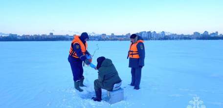 Инспекторы Центра ГИМС Главного управления в усиленном режиме следили за безопасностью на водных объектах в праздники