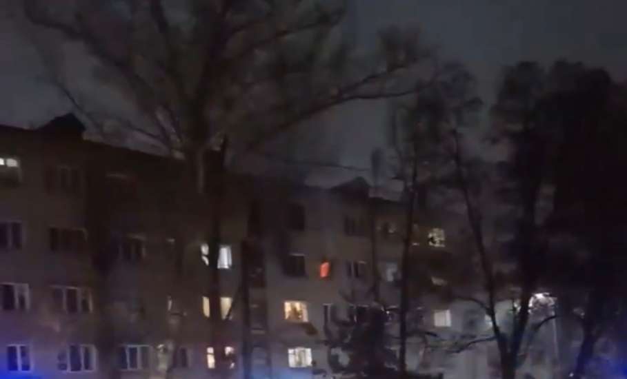 В Ельце горела квартира на 4 этаже дома: эвакуировали 15 человек, есть пострадавший