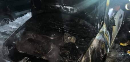 «Лада Калина» сгорела в Ельце этой ночью. А в Елецком районе вчера вечером — жилой дом.