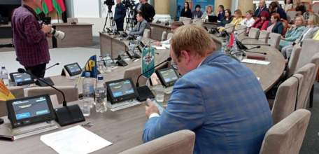 Депутата Липецкого областного Совета оштрафовали на 5000 рублей за оскорбление нескольких человек