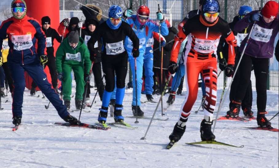 Более 150 любителей лыжного спорта  собрались сегодня на лыжной трассе МАУ ФОК "Воргол" , чтобы принять участие в "Лыжне России"