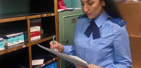 Прокуратурой Краснинского района проведена проверка достоверности сведений об обороте лекарственных средств