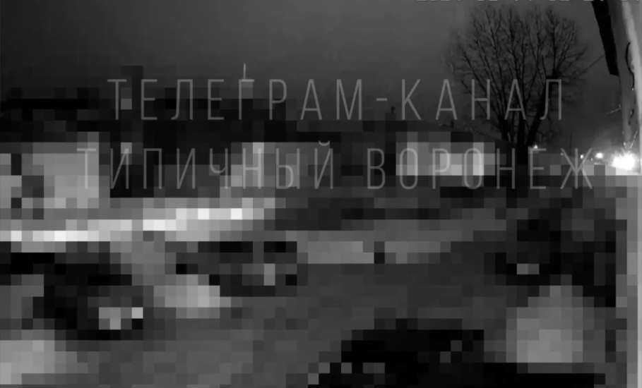 Сегодня ночью дежурными средствами ПВО на территории Воронежской области обнаружен и уничтожен украинский БПЛА!