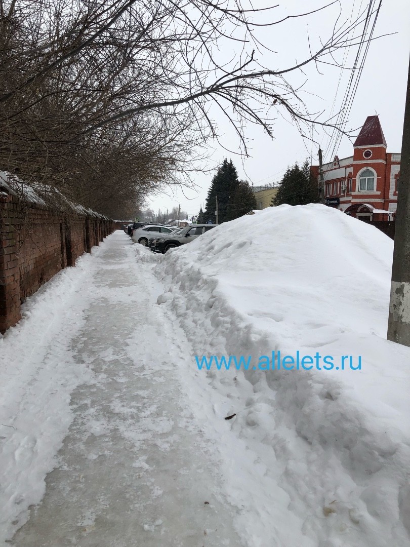 Жители Ельца жалуются на администрацию города! Грязный снег у обочин дорог  не вывозится с начала зимы! Ситуация повторяется ежегодно, мер не  принимают. / Новости