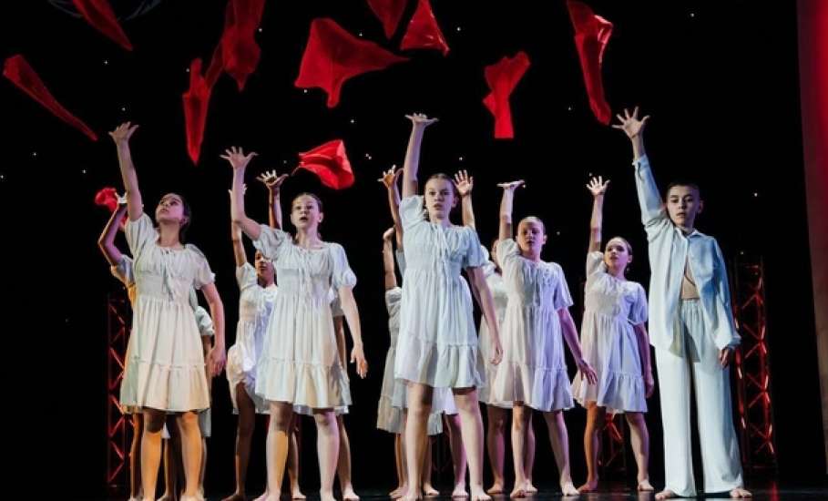 17 февраля 2024 года образцовый хореографический коллектив «Росинка» принял участие в Региональном фестивале-конкурсе современного эстрадного танца «Беби данс» и «Танцы на крыше»