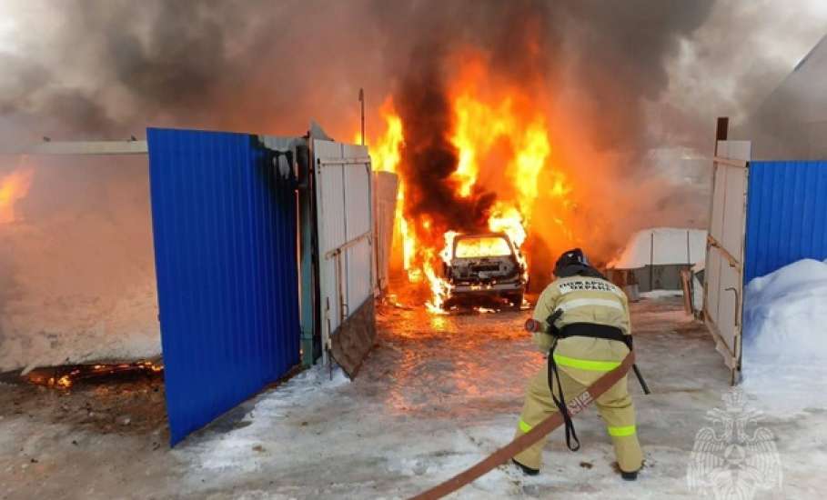 Рено, Киа сгорели в Ельце, Форд - в Елецком районе,  за сутки в пожарах в Липецкой области