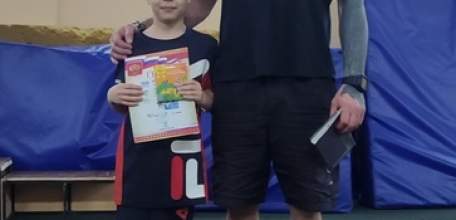 21 февраля в спортивном зале МБУДО "Спортивная школа №1" состоялись Весёлые старты по лёгкой атлетике "Папа и сын - великая сила!", посвященные Дню защитника Отечества