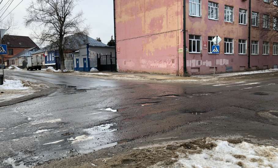 Жители Липецкой области недовольны состоянием дорог и коммунальными услугами