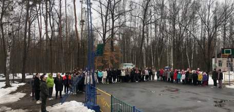 23 марта 2024 года на территорию детского оздоровительного центра "Белая березка" заехали более 140 мальчишек и девчонок из города Ельца и районов Липецкой области