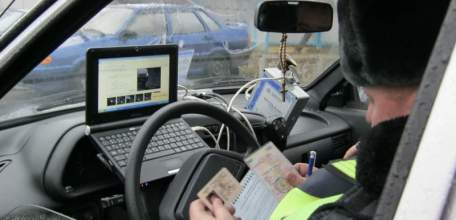 Нетрезвый водитель пытался дать взятку полицейскому в Ельце