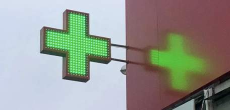 Ельчанка отсудила у владельца аптечного пункта 150 000 рублей за падение на пороге