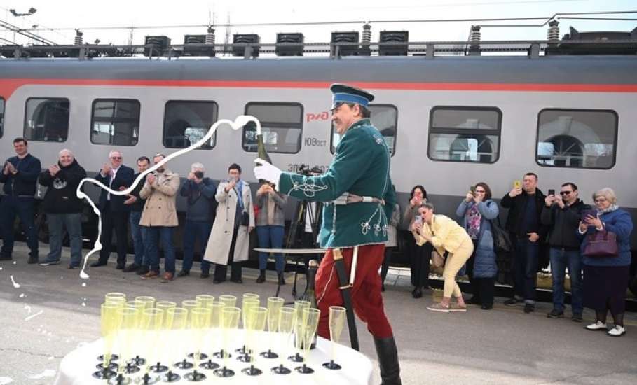 Ускоренный электропоезд «Воронеж-Липецк» впервые прибыл сегодня в Елец