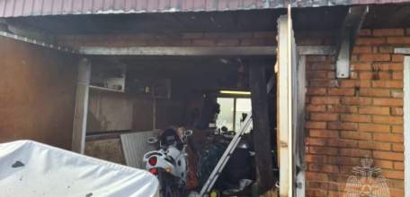 В Ельце из горящего дома эвакуировали двух человек