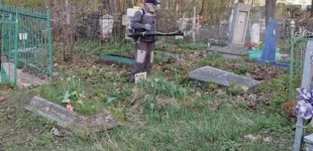 С наступлением тепла «Профдезинфекция» приступила к акарицидной обработке мест массового отдыха ельчан