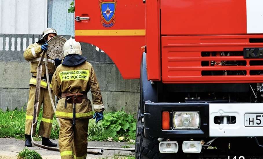 На улице Черокманова эвакуированы из-за пожара 10 человек