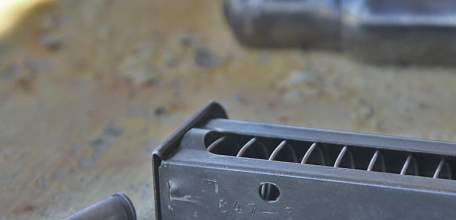 В гараже у 54-летнего мужчины нашли 201,6 грамма пороха