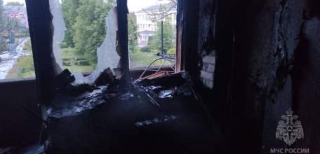 Двухлетний ребенок пострадал в горящей квартире