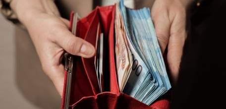 Рекордные 28 миллионов рублей перевела пенсионерка мошенникам в Липецке!