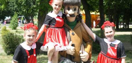 1 июня в Детском парке состоялась праздничная концертная программа "Этот мир мы дарим детям"