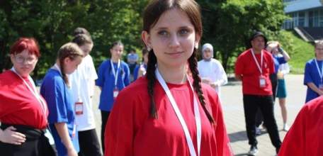 Ученица гимназии №97 Анна Егорова в составе делегации Липецкой области принимает участие в профильной смене "Отличники Первых" в ВДЦ "Орлёнок"
