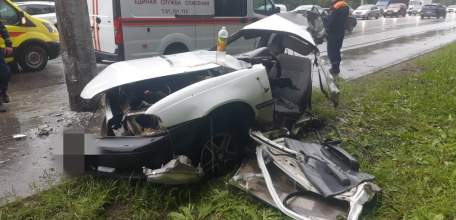 В Липецке сотрудники Госавтоинспекции устанавливают обстоятельства ДТП, в котором погибли два человека