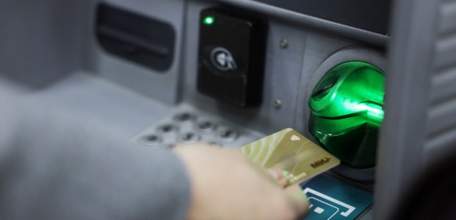 Что происходит с пластиковыми картами в Ельце? Почему они не читаются?