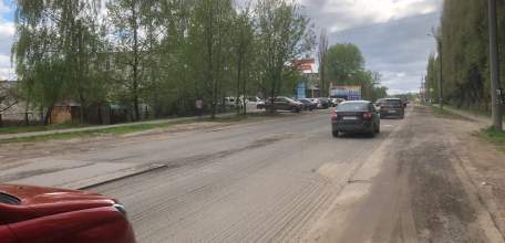 На движущийся автомобиль упало дерево в Ельце. Хозяин машины требует денег с администрации Ельца!