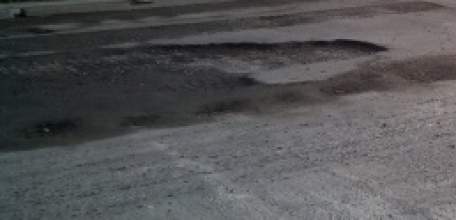 Попавший в глубокую яму в Ельце водитель требует 107 613 рублей с администрации Ельца!