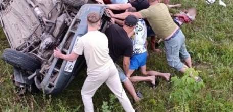 В страшной аварии под Липецком из-за пьяного отца пострадали дети и погибла их мать