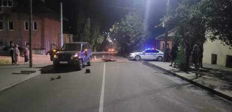 В Ельце в столкновении с УАЗом пострадал водитель мотоцикла