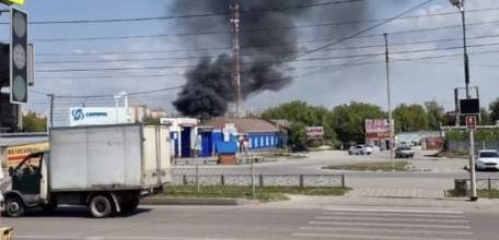 В Ельце в районе рынка вспыхнул пожар