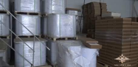 СКЛАД С КОНТРАФАКТНЫМИ СИГАРЕТАМИ НА 130 МЛН РУБЛЕЙ И 15 ИНОСТРАНЦАМИ ОБНАРУЖИЛИ В ЛИПЕЦКОЙ ОБЛАСТИ