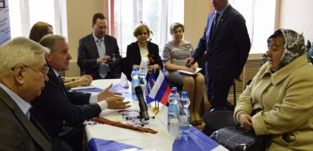 В офисе партия Единая Россия в Ельце прошел прием граждан